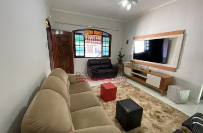Casa térrea com edícula e churrasqueira no bairro jardim veneza - peruíbe - sp
