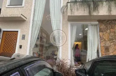 Imovel comercial a venda , recem reformado , alto padrao ,localizado no centro de sao roque ! ideal para clinicas na area da saude .