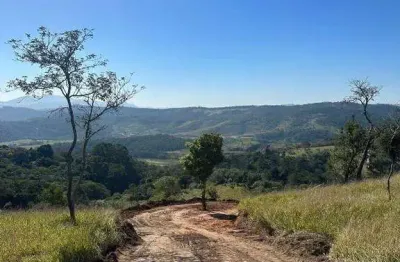 Casa à venda na Estrada Do  Moinho 12520, Vila Darcy Penteado (Mailasqui), São Roque