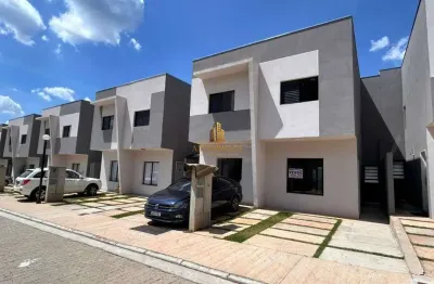 Casa em condominio muito bem localizado com moveis planejados