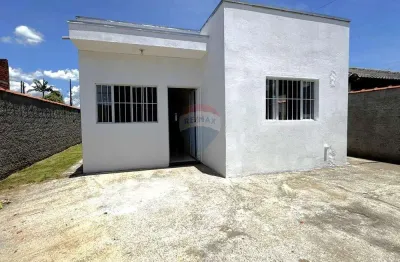 Casa à venda com 3 dormitórios sendo 1 suíte - Excelente localização - Aceita Financiamento