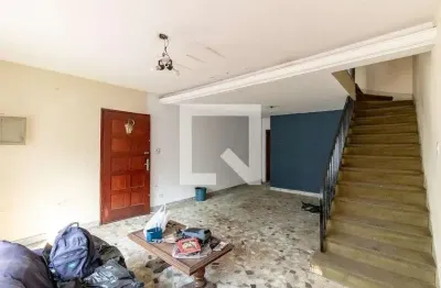 Casa com 3 quartos para alugar na Rua Nova Cidade, Vila Olímpia, São Paulo