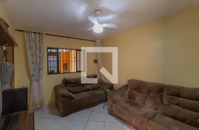 Casa com 2 quartos para alugar na Rua Santana de Patos, Ponte Rasa, São Paulo