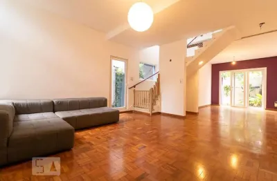Casa para Aluguel - Jardim Paulistano, 3 Quartos,  220 m² - São Paulo