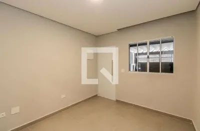 Casa com 2 quartos para alugar na Rua Oito de Janeiro, Ponte Rasa, São Paulo