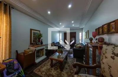 Casa com 4 quartos para alugar na Rua Florentino Rodrigues, Vila Alpina, São Paulo