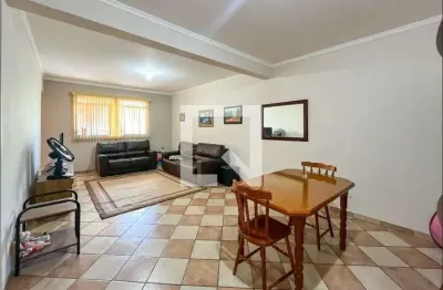 Casa com 4 quartos para alugar na Rua José Monteiro Filho, Vila Miriam, São Paulo
