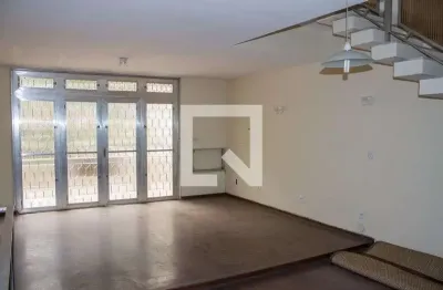 Casa com 5 quartos para alugar na Rua Cônego Tobias, Méier, Rio de Janeiro