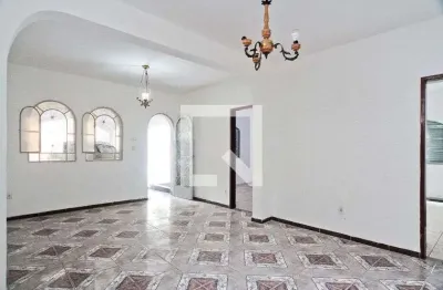 Casa com 3 quartos para alugar na Rua Piracanjuba, Casa Verde, São Paulo