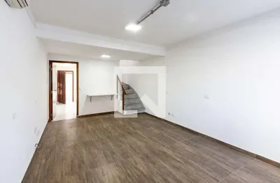 Casa com 2 quartos para alugar na Rua Coriolano, Vila Romana, São Paulo