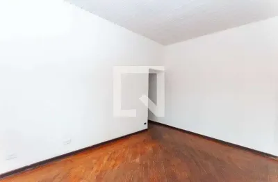 Casa com 2 quartos para alugar na Rua Félix Della Rosa, Vila Romana, São Paulo