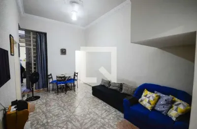 Casa com 2 quartos para alugar na Rua Mariz e Barros, Tijuca, Rio de Janeiro