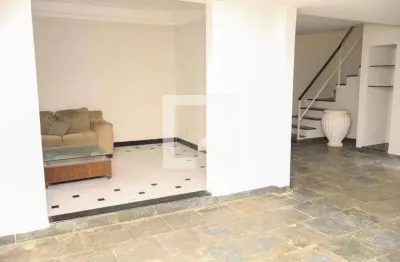 Casa com 4 quartos para alugar na Rua Floriano Teixeira, Piatã, Salvador