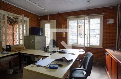 Casa para aluguel - independência, 1 quarto,  600 m² - porto alegre