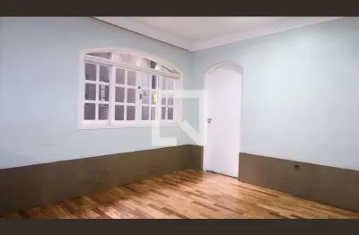 Casa com 3 quartos para alugar na Rua Ulpiano dos Santos, Vila Ema, São Paulo