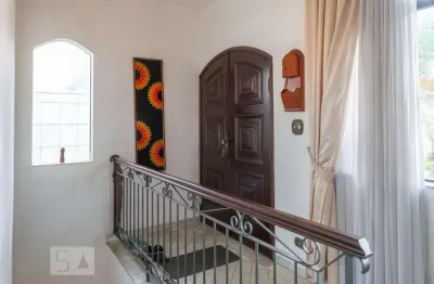 Casa com 5 quartos para alugar na Rua Bairi, Alto da Lapa, São Paulo