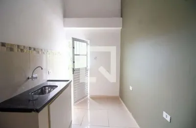 Casa com 2 quartos para alugar na Rua Jacinto Estivão, Jaraguá, São Paulo