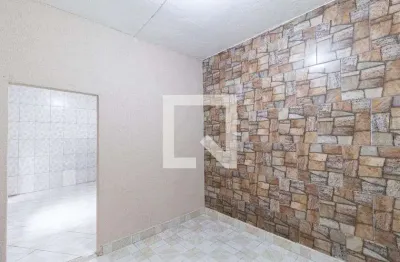 Casa com 2 quartos para alugar na Rua Antônia Assaf, Pestana, Osasco