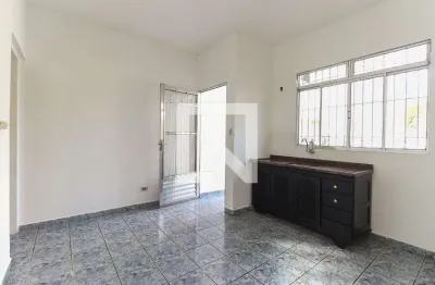 Casa com 1 quarto para alugar na Rua Cambiteiros, Vila Jacuí, São Paulo
