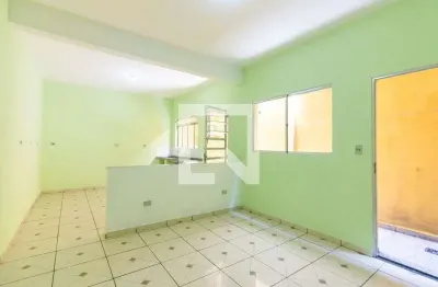 Casa com 2 quartos para alugar na Rua Doutor Elcio Cezar Piteri, Centro, Osasco
