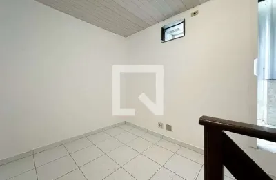 Casa com 1 quarto para alugar na Viela Estevam Garcia, Pompéia, São Paulo