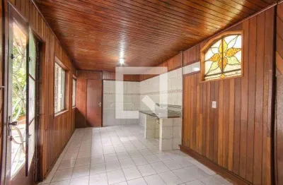 Casa com 2 quartos para alugar na Rua Intendente Alfredo Azevedo, Partenon, Porto Alegre