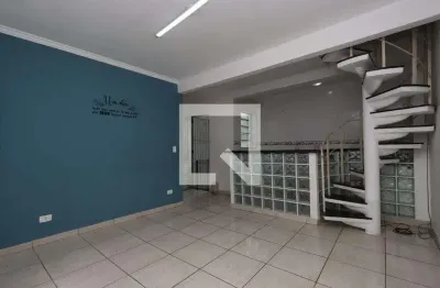 Casa com 3 quartos para alugar na Rua Pedro Corte Real, São Rafael, São Paulo