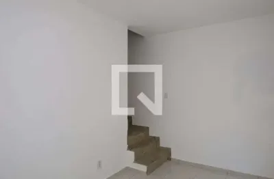 Casa com 2 quartos para alugar na Rua Benedito Coelho Netto, Itaquera, São Paulo