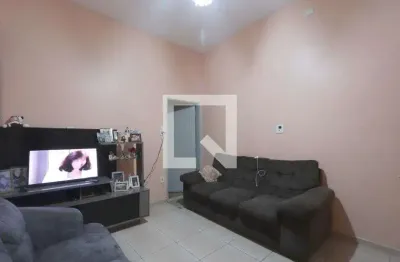 Casa com 2 quartos para alugar na Rua Rodrigues Caldas, São Rafael, São Paulo