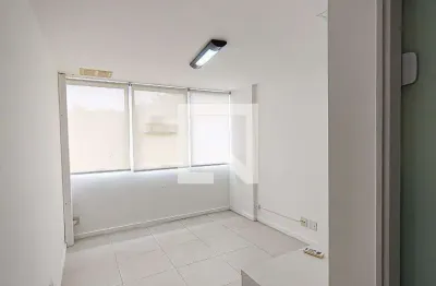Kitnet / stúdio para alugar na avenida olof palme, jacarepaguá, rio de janeiro por r$ 1.062