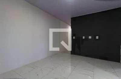 Casa com 2 quartos para alugar na Rua Ota, Vila Ré, São Paulo