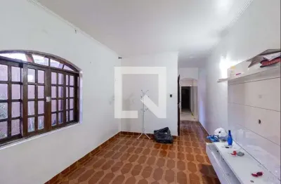 Casa com 2 quartos para alugar na Rua Robert Kennedy, Veloso, Osasco