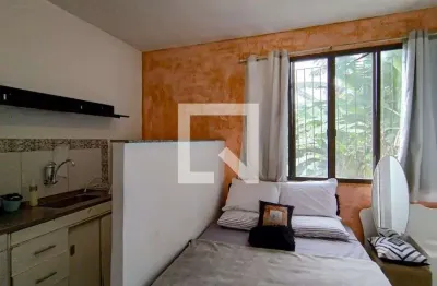 Kitnet / stúdio para aluguel - curicica, 1 quarto,  24 m² - rio de janeiro