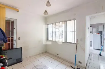 Casa com 2 quartos para alugar na Rua José Gimenes Gomes, Centro, Osasco