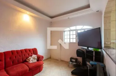 Casa com 2 quartos para alugar na Rua do Ipê Rosa, Itaquera, São Paulo