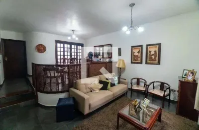 Casa com 3 quartos para alugar na Rua Almeida Ferraz, Jabaquara, São Paulo