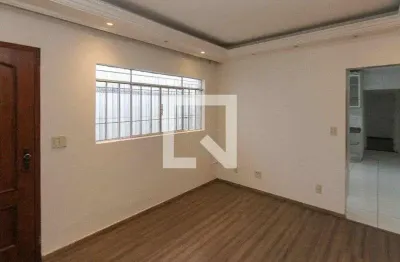 Casa com 2 quartos para alugar na Rua dos Correntistas, Sapopemba, São Paulo