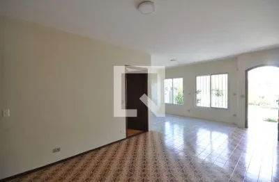 Casa com 3 quartos para alugar na Rua Canatiar, Vila Mazzei, São Paulo
