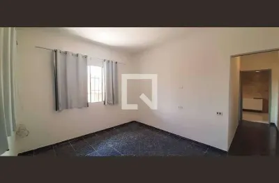 Casa com 1 quarto para alugar na Rua Michael Kalinin, Bela Vista, Osasco