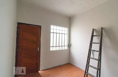 Casa com 3 quartos para alugar na Rua Espírito Santo, Guaíra, Curitiba