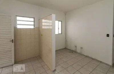 Casa com 2 quartos para alugar na Avenida Montemagno, Vila Formosa, São Paulo