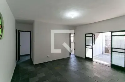 Casa com 2 quartos para alugar na Rua Benjamim Gonçalves Couto, Tupi A, Belo Horizonte