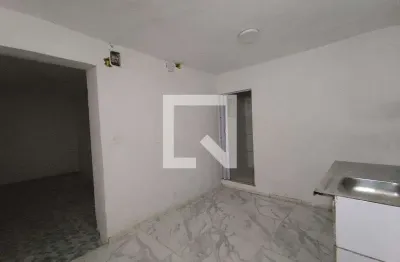 Casa com 1 quarto para alugar na Av Tucumã, Cangaíba, São Paulo