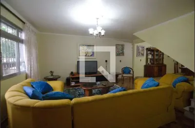 Casa com 3 quartos para alugar na Rua Santa Lucrécia, Sacomã, São Paulo