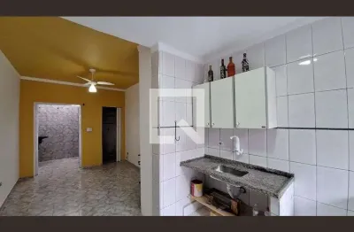 Kitnet / stúdio para aluguel - guilhermina, 1 quarto,  20 m² - praia grande