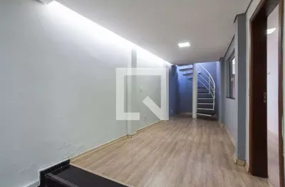 Casa para aluguel - tabajaras, 5 quartos,  155 m² - uberlândia