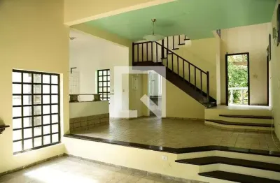 Casa / sobrado em condomínio para aluguel - algarve, 3 quartos,  1500 m² - cotia