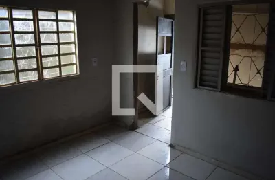 Casa para aluguel - samambaia sul, 1 quarto,  50 m² - brasília