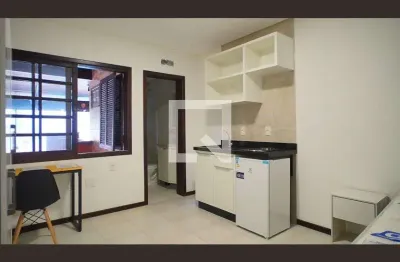 Kitnet / stúdio para aluguel - saco dos limões, 1 quarto,  15 m² - florianópolis