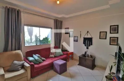 Casa para aluguel - segismundo pereira, 3 quartos,  160 m² - uberlândia
